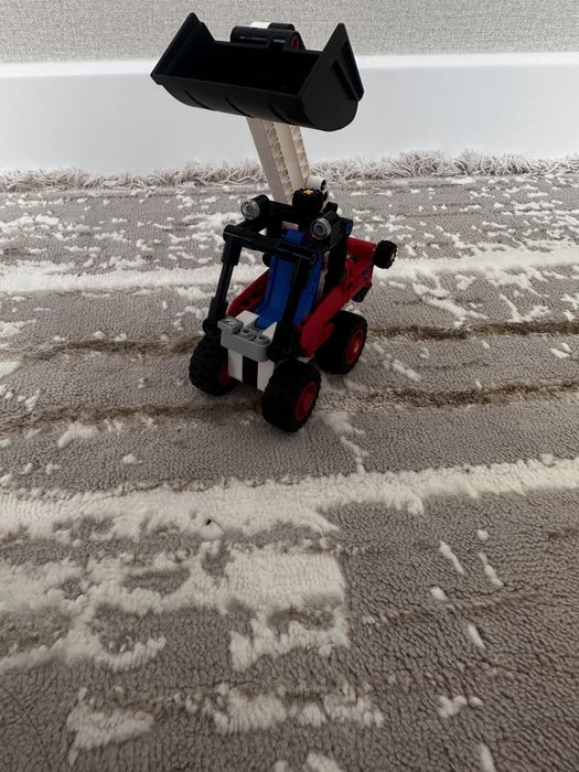 Продам оригинальный лего техник