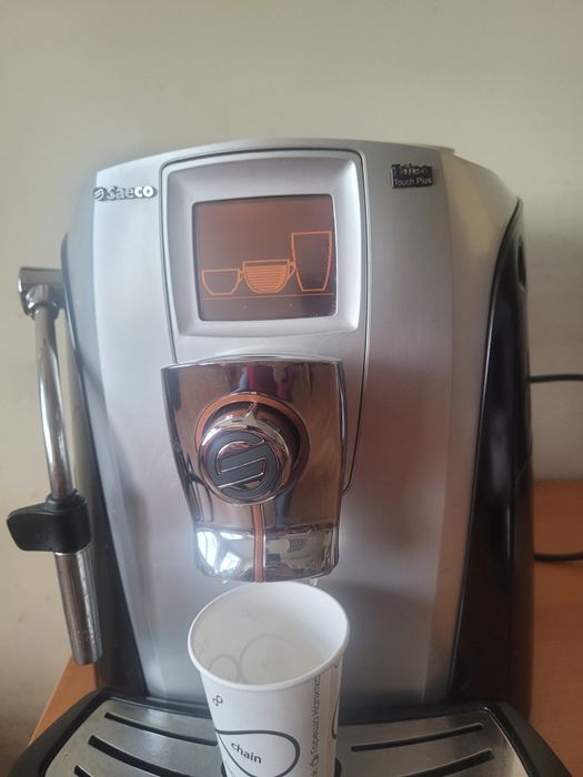 Работеща кафемашина Saeco с тъчскриин дисплей