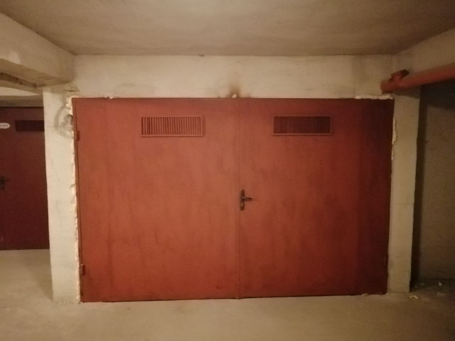 Дава се под наем Гараж / Паркомясто в Пазарджик, Руски - 18 кв.м за 76.5 € - Снимка #1