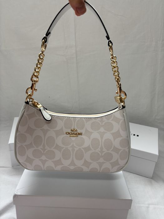 Geanta Coach noua, de culoare alba