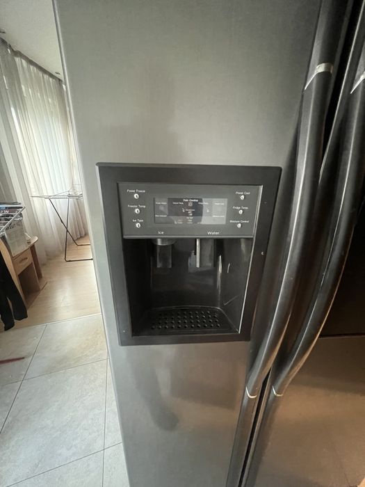 Хладилник с две врати, за ремонт