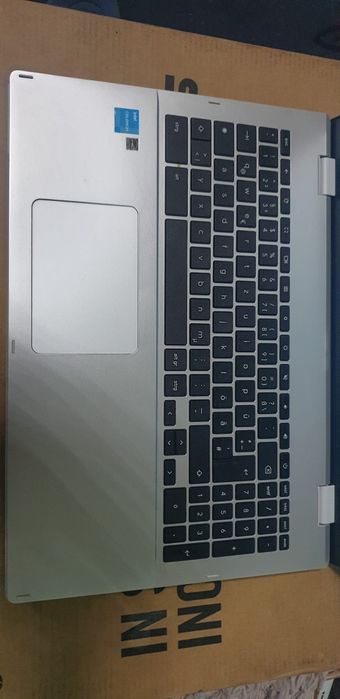 Vând leptop Asus nou chromebook c1500