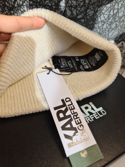 Шапки вязаные Karl Lagerfeld