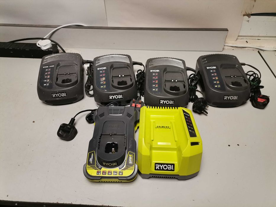 Зарядно - Ryobi Li ion