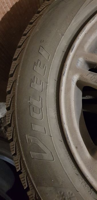 комплект зимних авто-колес