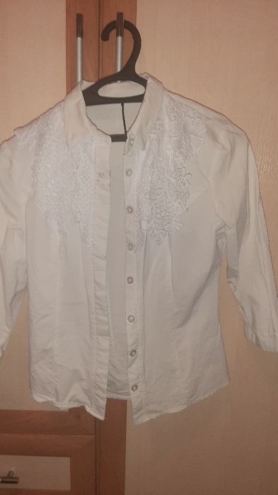 Школьная форма блузки и жилетки