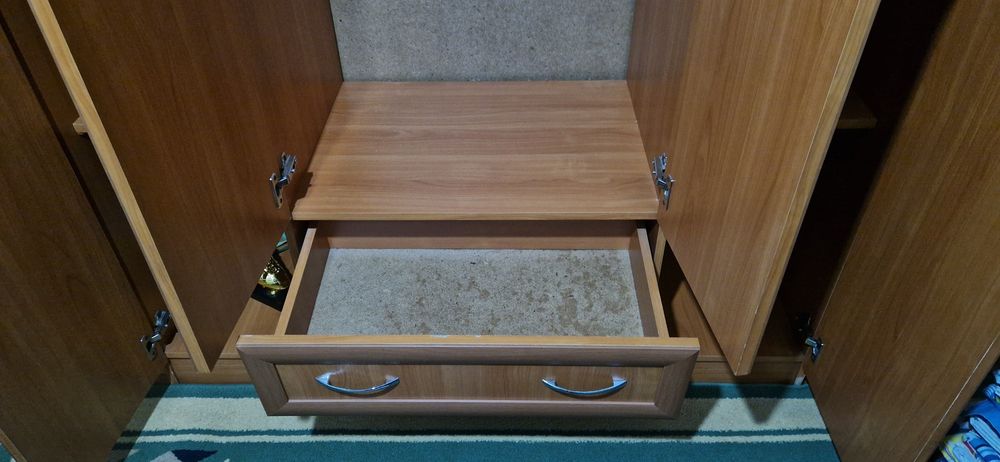 Продаётся вместительный шкаф