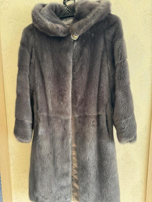 Продам норковую шубу