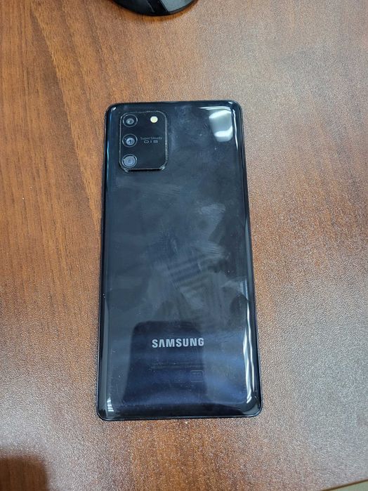 Продам Samsung S10 Lite