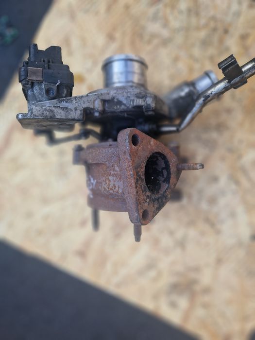 Turbina Ford 2.2 E5 codul piesei -787312-2