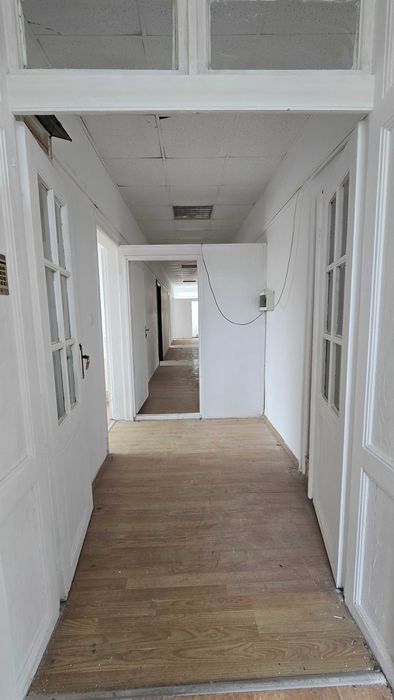 Дава се под наем Офис в Варна, Галата - 230 кв.м за 1380 € - Снимка #9