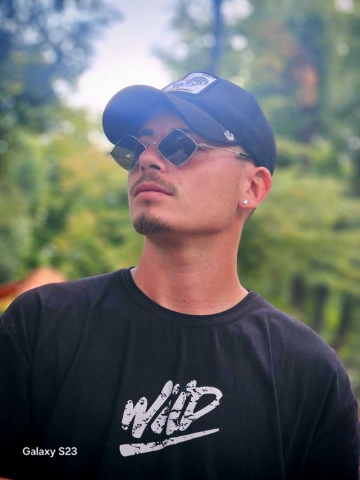 Продават се очила SAINT LAURENT оригинални състояние използвано