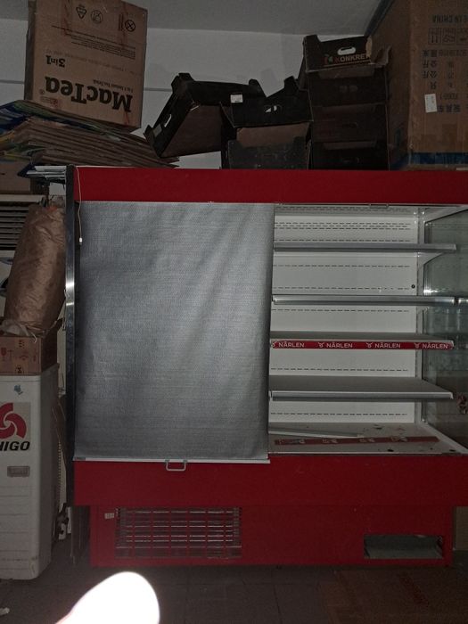 Холодильник для магазина