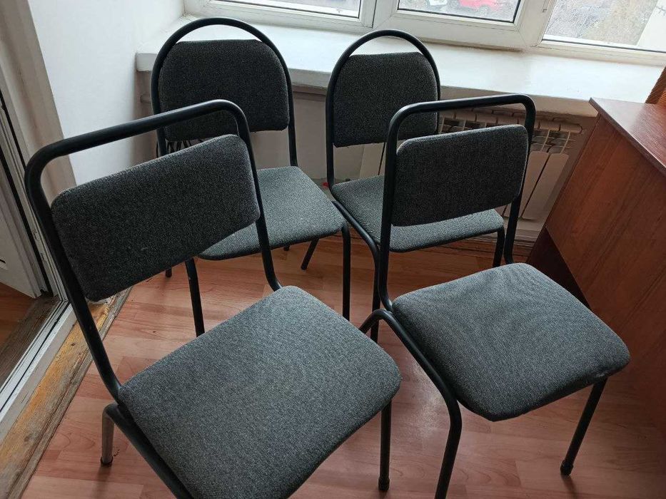 Офисные столы и стулья