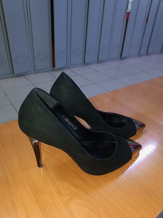 Продаются туфли.