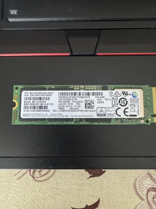 SSD Samsung PM981 256GB NVMe M.2 PCIe – Performanță Înaltă