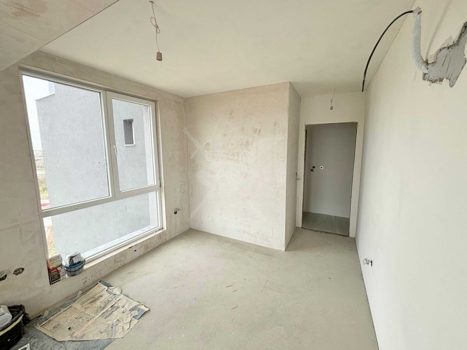 Продава се Тристаен апартамент в Пловдив, Гагарин - 94 кв.м за 1586 €/кв.м - Снимка #1