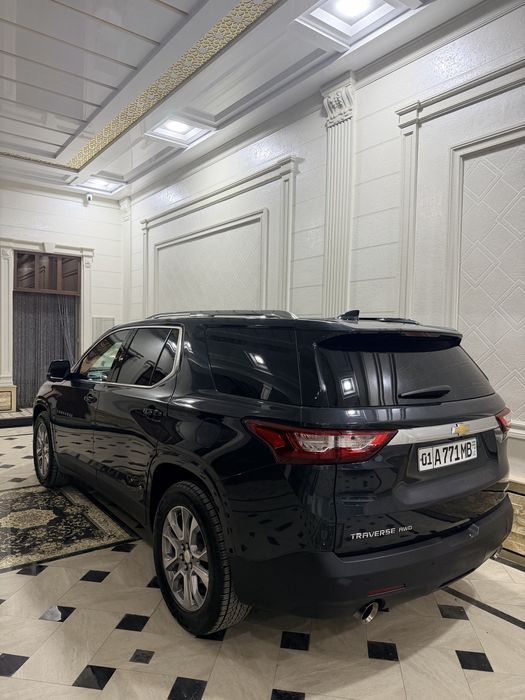 Chevrolet Traverse 2021 — 2