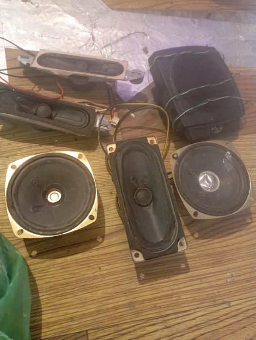 Spoturi și boxe mici