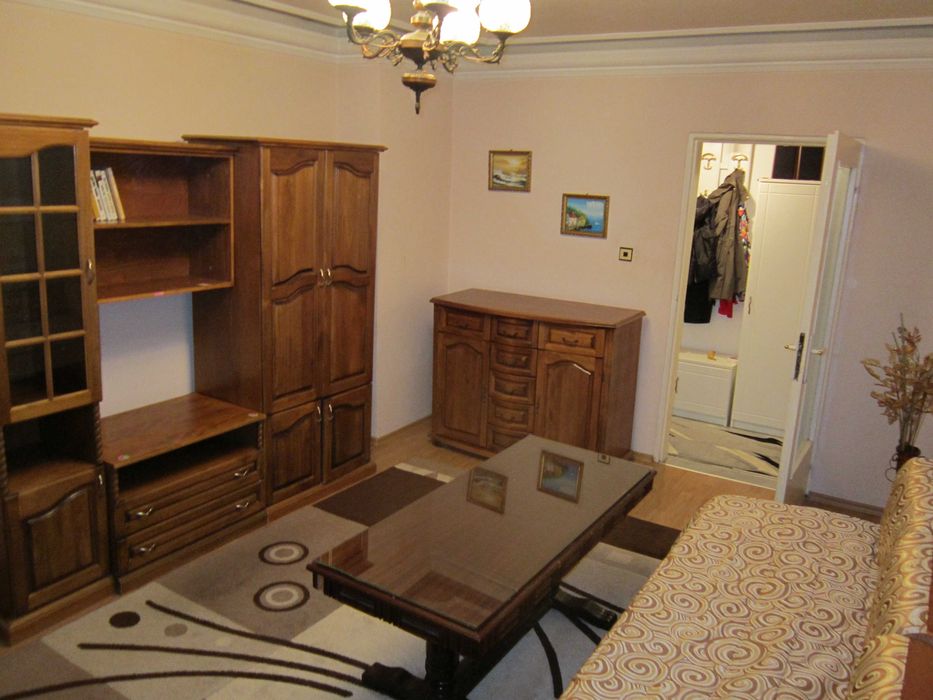 Дава се под наем Тристаен апартамент в Бургас, Братя Миладинови - 80 кв.м за 408 € - Снимка #1