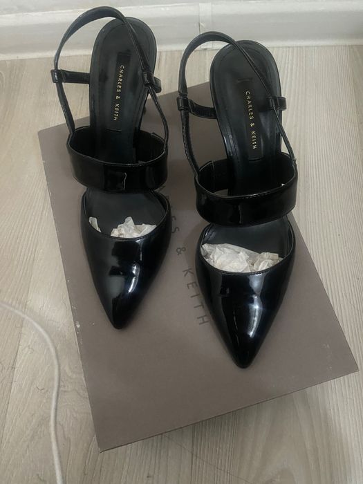 Туфли Charles&Keith черные на шпильках