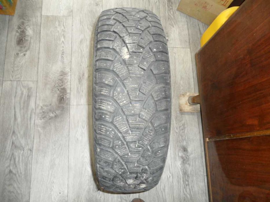 продам шины на авто  R15