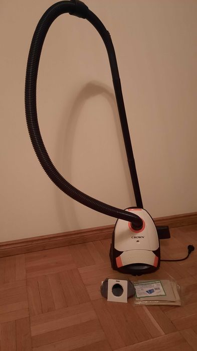 Прахосмукачка Crown 1000W
