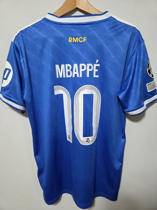 Оригинален трети екип на Реал Мадрид сезон 25/26