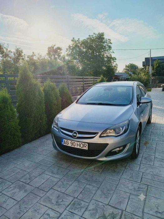 Opel Astra J Sports Tourer 2014 | 1.7 Diesel | Scaune / Volan ÎNCĂLZITE | Ambreiaj NOU