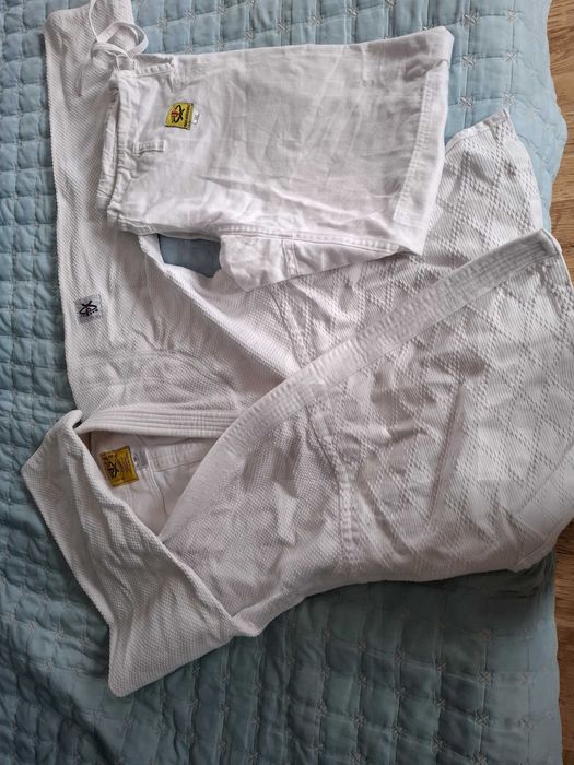 Кимоно за джудо на фирмс Хаджиев