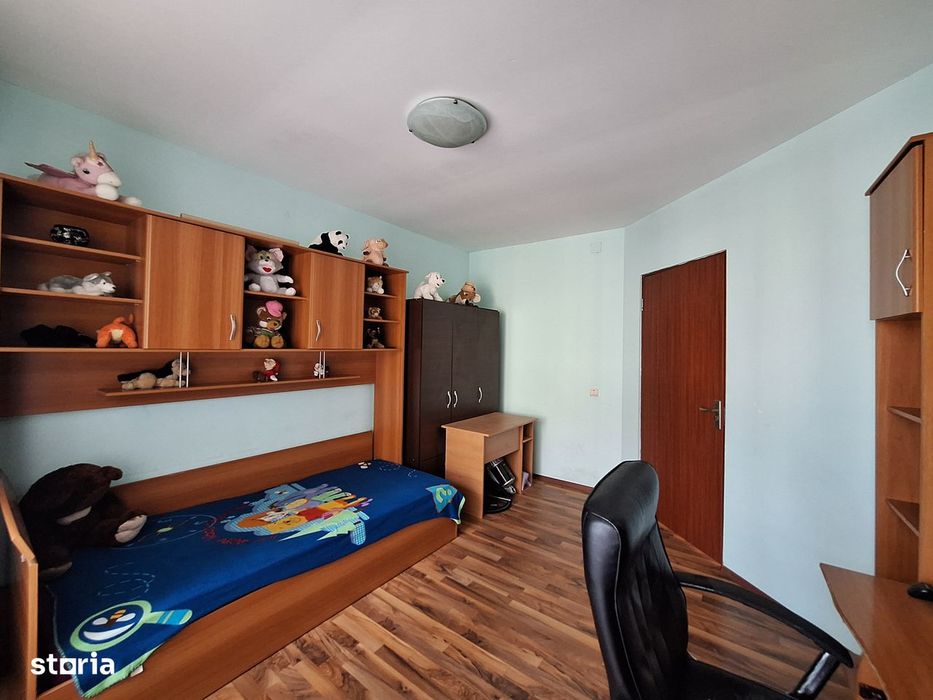 Apartament decomandat, etajul 1, zona KIK