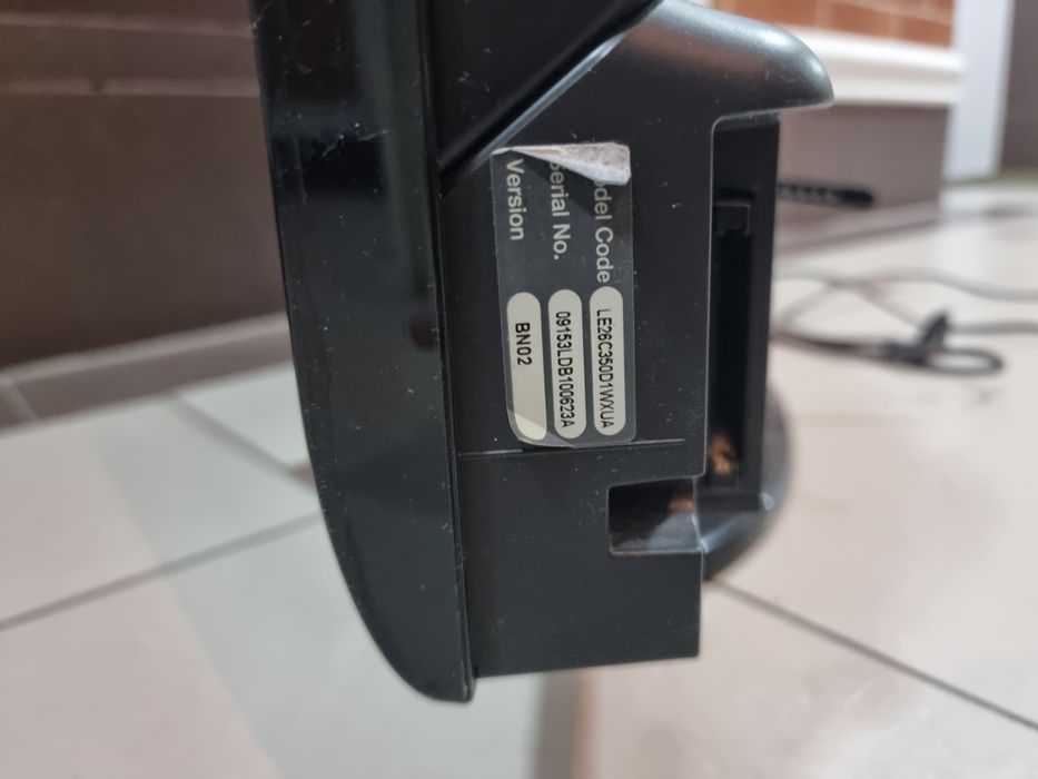SAMSUNG диагональ 66см