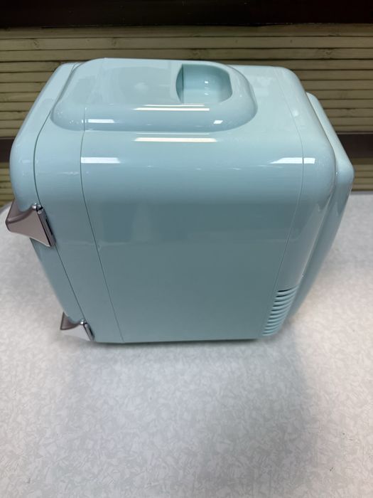 Преносим мини хладилник Cecotec