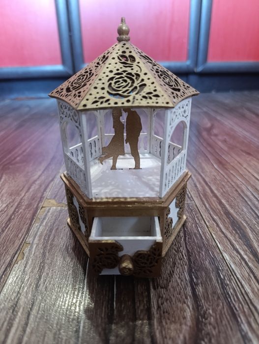 Изработка на украси