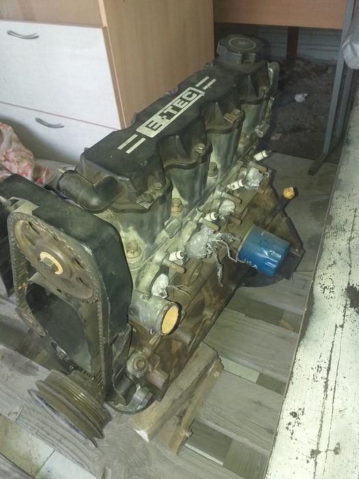 Продам  двигатель  1.5л   8кл