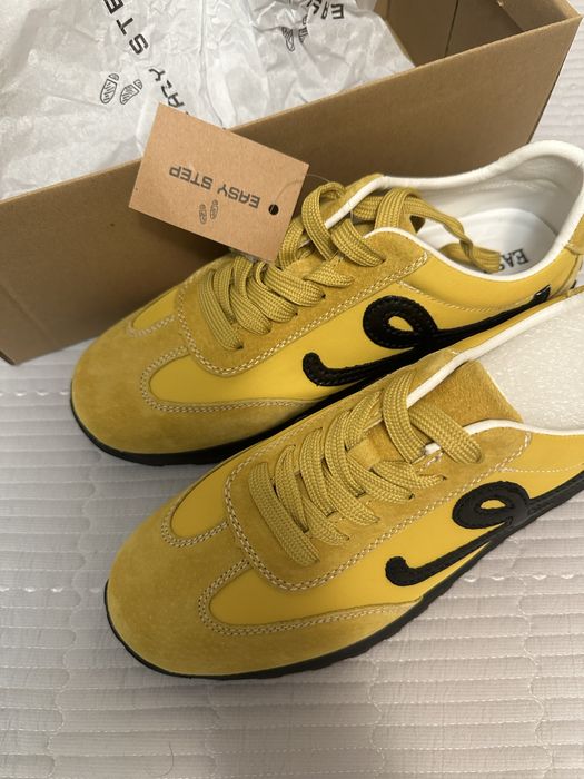 Кроссовки лёгие, комфортные