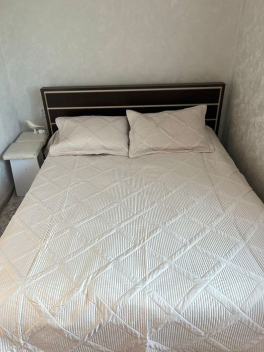 Продам спальный гарнитур
