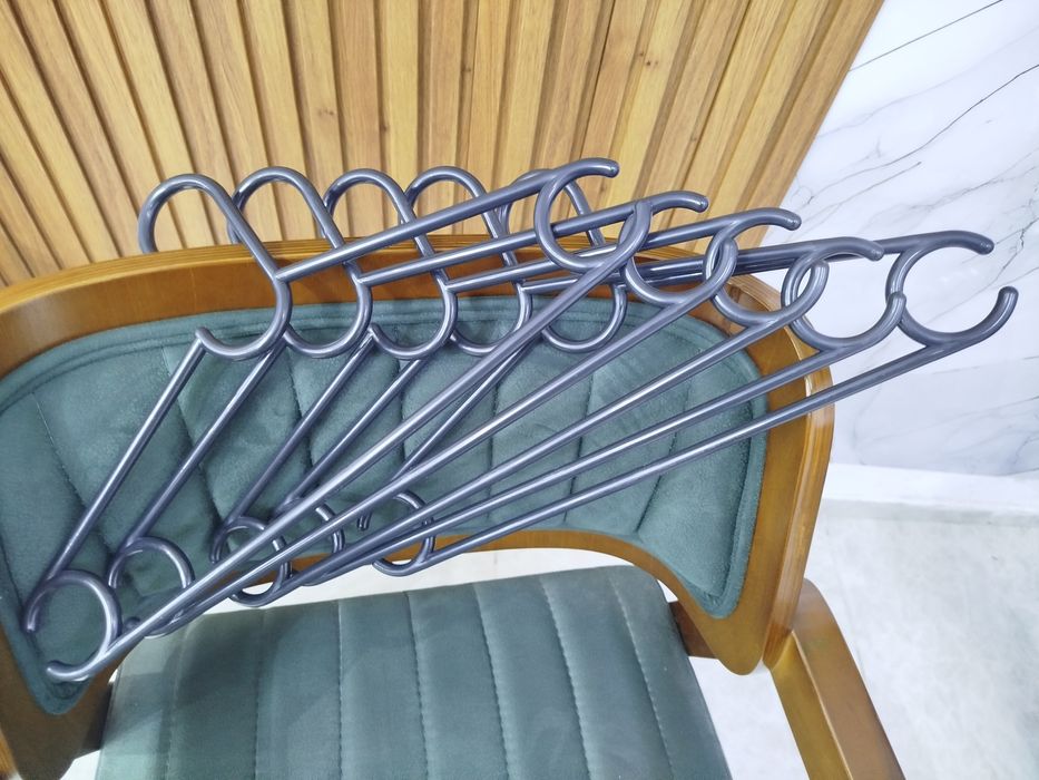 Вешалки для одежды