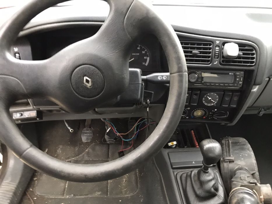 Renault 19 1.7 1992 На Части