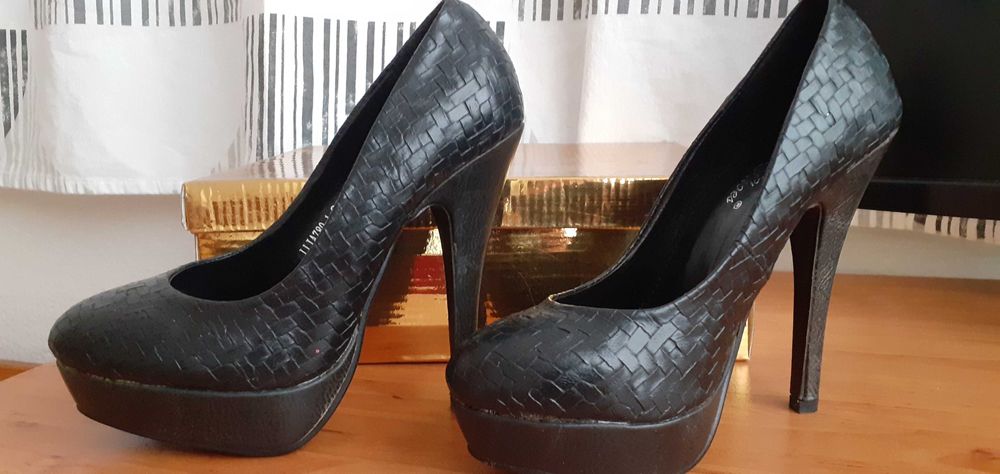 Официални обувки НОВИ 35 номер