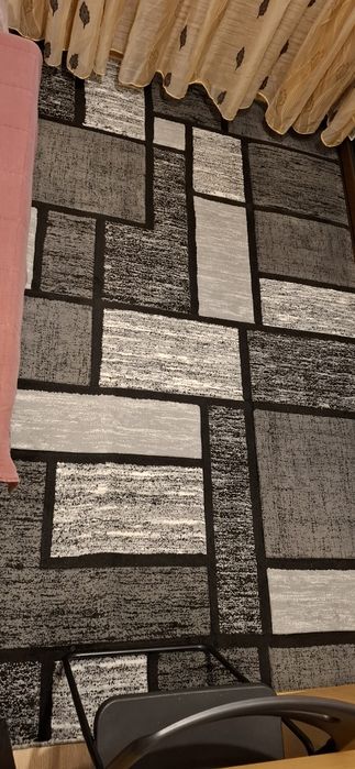 Oferta covor geometric!