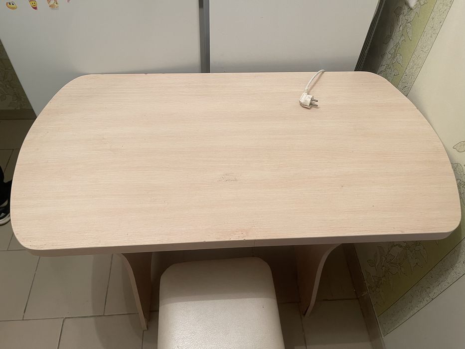 Продается стол в хорошем состоние
