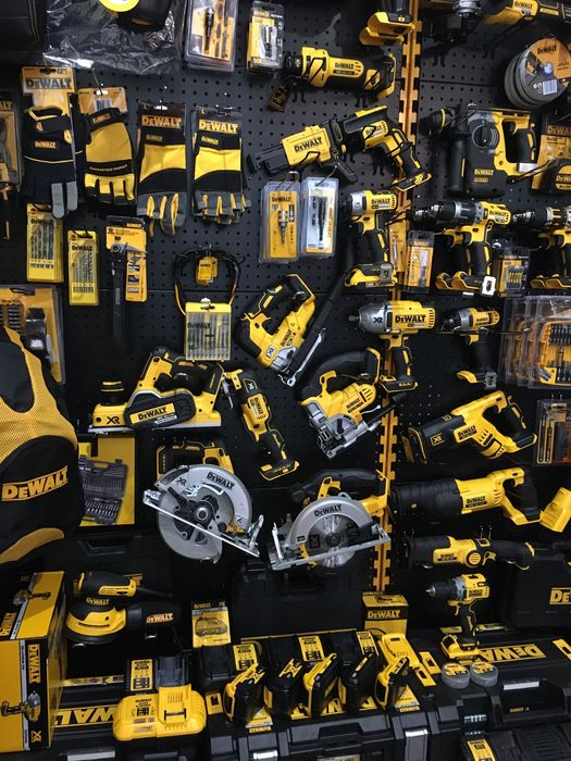 Гайковерт DeWALT 18V