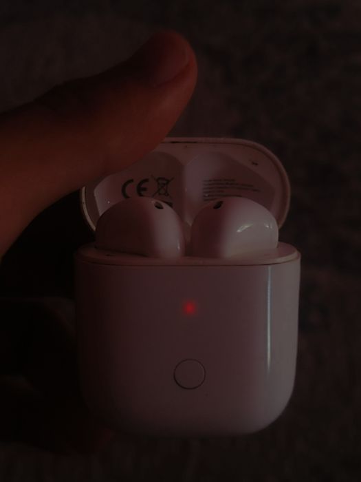 AirPods x Realme