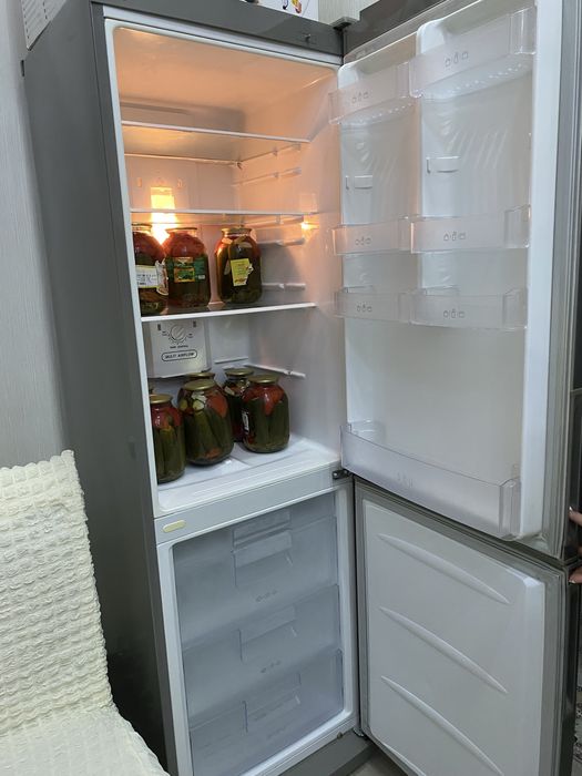 Продаю холодильник