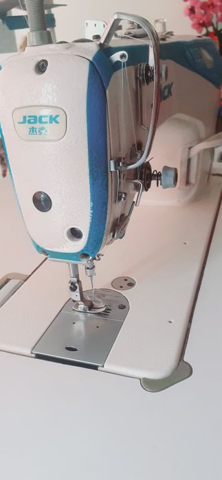 Vand masina de cusut JACK în stare foarte buna