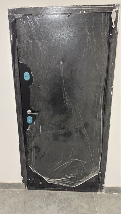 Входная дверь новая