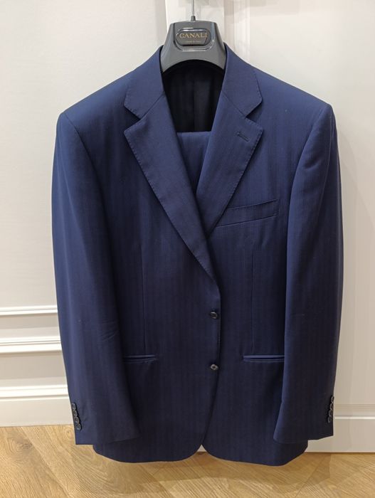 Продам костюм Canali