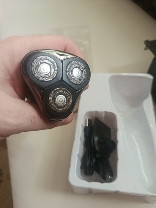 Продам электро бритву 3 в 1