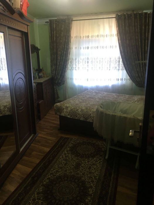 Продам 4 комнатный квартиру